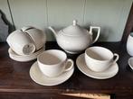 Wedgwood traditional, Theepot met 6 kop en schotels, Huis en Inrichting, Keuken | Servies, Ophalen, Zo goed als nieuw, Wedgwood