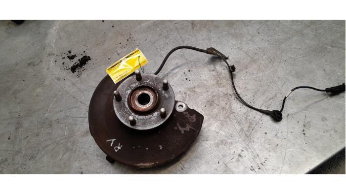 Fusee rechts-voor van een Mitsubishi Lancer, Auto-onderdelen, Ophanging en Onderstel, Mitsubishi, Gebruikt, 3 maanden garantie