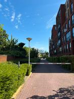 Fijne parkeerplaats bij IBB – achter slagboom