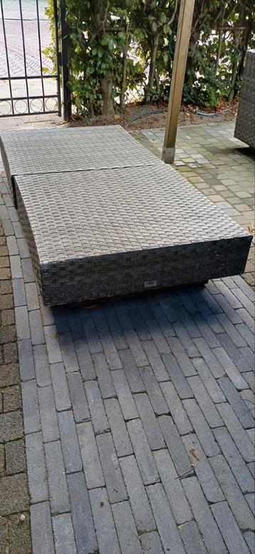Loungeset 2 delen antraciet + 2 passende kussens! beschikbaar voor biedingen