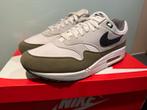 Nike Air Max Medium Olive - Maat 46 - Zo goed als nieuw, Ophalen of Verzenden, Zo goed als nieuw, Overige kleuren, Sneakers of Gympen