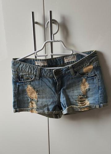 Spijkershort merk Revalation maat XXS beschikbaar voor biedingen