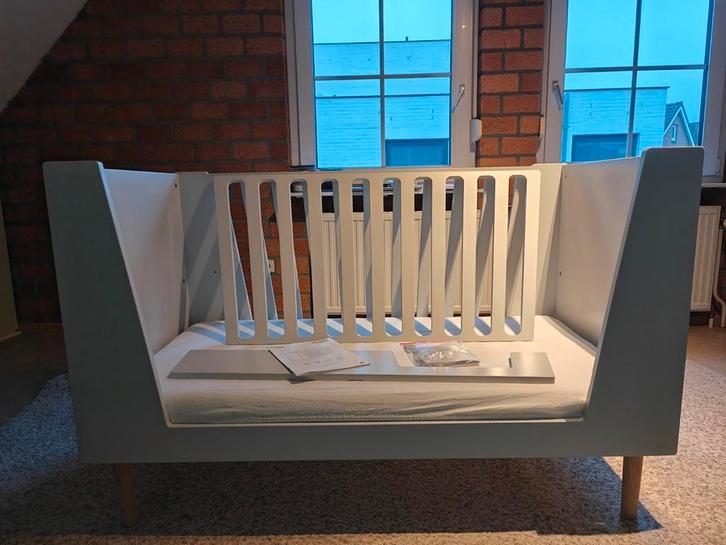 Done by Deer Meegroeibed + Matras, Kinderen en Baby's, Babywiegjes en Ledikanten, Gebruikt, Ledikant, Ophalen
