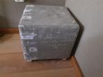 GRATIS Hocker/ Poef, Huis en Inrichting, Banken | Voetenbanken en Poefen, Ophalen, Vierkant, Minder dan 50 cm, Zo goed als nieuw