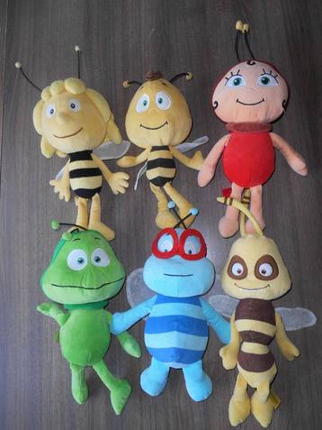 6 verschillende knuffels uit de Maja de Bij serie Studio 100 beschikbaar voor biedingen