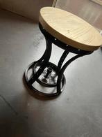 Uniek Zwart-Gouden Bijzettafeltje - Almelo, Overige materialen, Minder dan 55 cm, Gebruikt, Rond