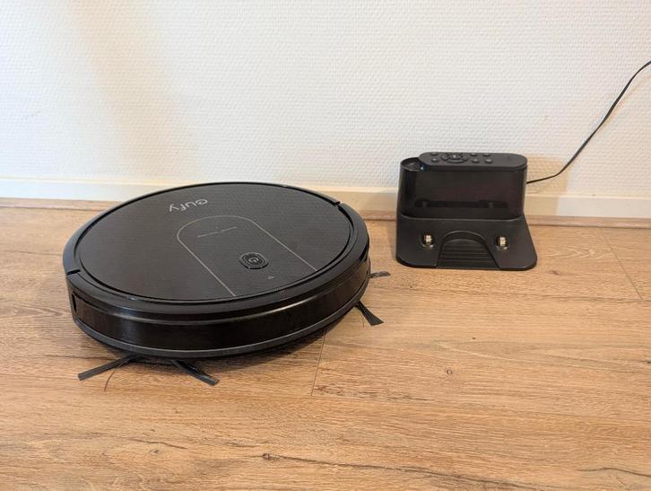 Eufy RoboVac 15C, Witgoed en Apparatuur, Stofzuigers, Gebruikt, Robotstofzuiger, Minder dan 1200 watt, Reservoir, Ophalen