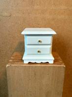 Nachtkast - hxbxd 5.5x5.3x3.8cm - hout, Ophalen of Verzenden, Zo goed als nieuw, Poppenhuis