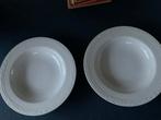 2 diepe borden wit ARZBERG met reliëfrandje, Huis en Inrichting, Ophalen of Verzenden