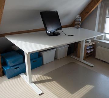 Ikea zit sta bureau, 120x 70cm,  ikea trotten beschikbaar voor biedingen