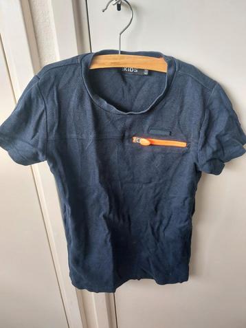 Leuke donkerblauwe polo maat 134-140 terstal beschikbaar voor biedingen