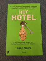 Het hotel - Lucy Foley, Ophalen of Verzenden, Zo goed als nieuw, Nederland