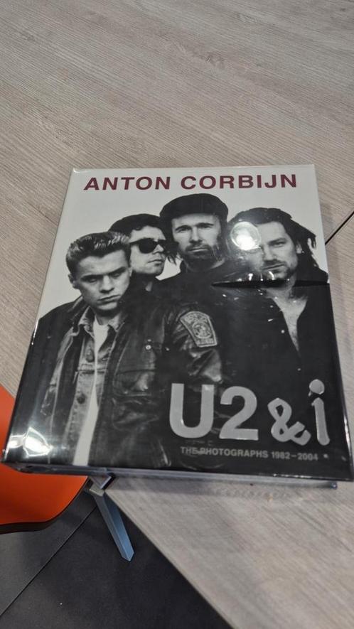 U2 & I foto album., Boeken, Film, Tv en Media, Zo goed als nieuw, Ophalen of Verzenden
