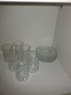 Theekopjes en onderzetter, Ophalen