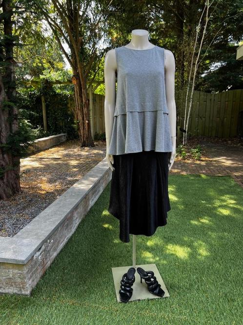ODEEH top grijs mt 36 SALE £30- TIEN concepts op Instagram, Kleding | Dames, Tops, Zo goed als nieuw, Maat 36 (S), Grijs, Zonder mouw