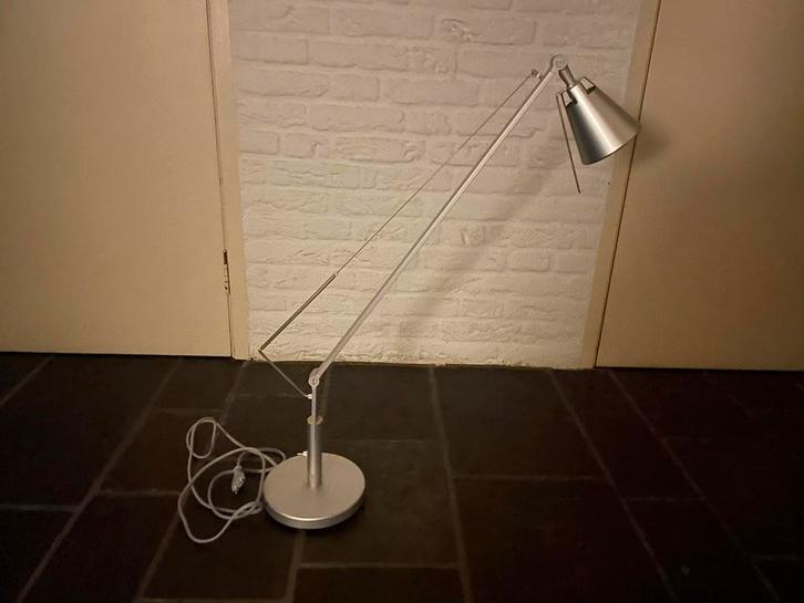Zilverkleurige Design Lamp, Huis en Inrichting, Lampen | Tafellampen, Gebruikt, Metaal, Ophalen of Verzenden