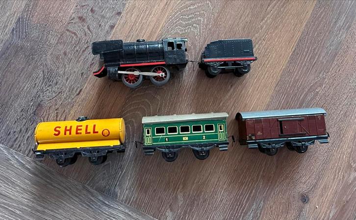 Vintage modeltrein met veermotor + BUB opwind sleuteltje, Hobby en Vrije tijd, Modeltreinen | Overige schalen, Gebruikt, Rails