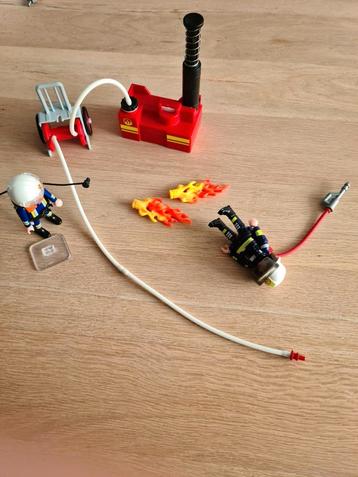 Playmobil brandweerteam met waterpomp beschikbaar voor biedingen