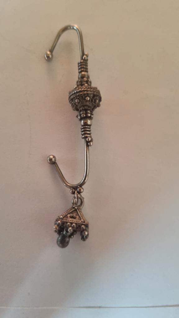 Zilveren Oorbel met Hanger, Sieraden, Tassen en Uiterlijk, Kettingen, Gebruikt, Zilver, Zilver, Met hanger, Ophalen of Verzenden