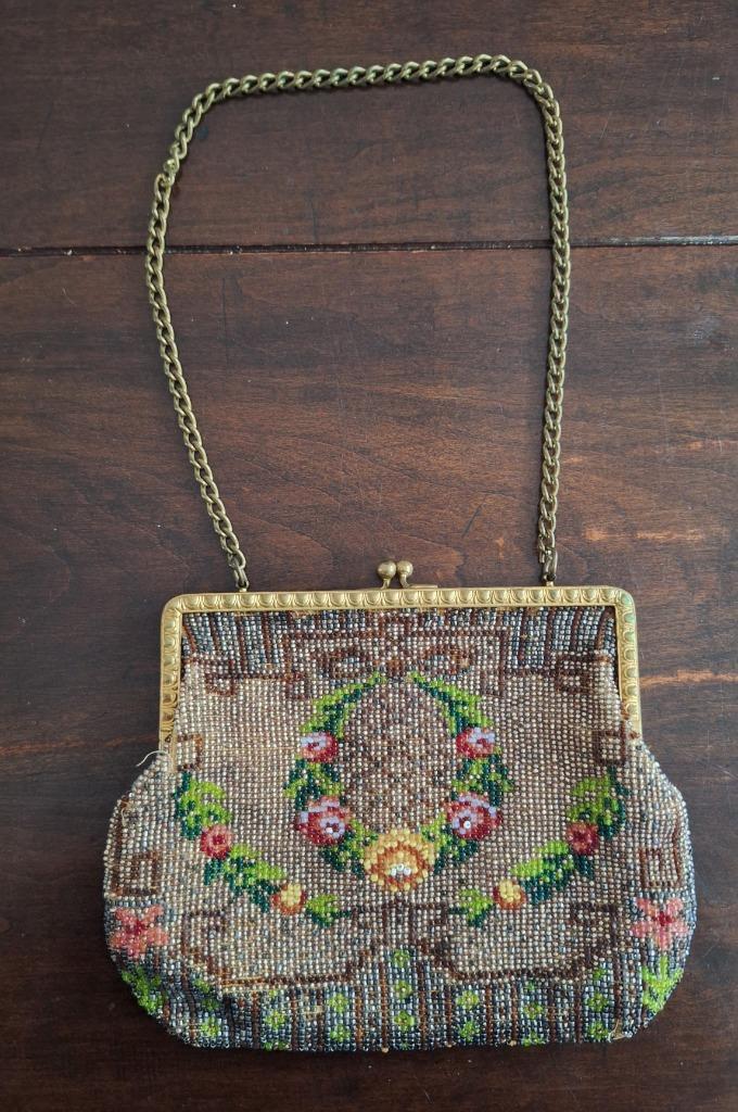 Antieke handtas met microkralen., Antiek en Kunst, Antiek | Kleding en Accessoires, Dames, Ophalen of Verzenden