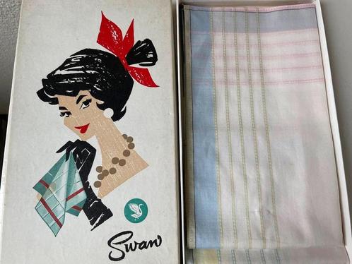 Vintage retro winkelverpakking karton Swan met zakdoeken, Antiek en Kunst, Curiosa en Brocante, Ophalen of Verzenden