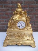 Vuur vergulde Pendule Uit 7 - 1 - 1807 meer dan200 jaar oud, Ophalen