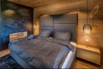 EIKEN WAND BEKLEDING, GEROOKT GEBORSTELD EN NATUREL GEOLIED beschikbaar voor biedingen