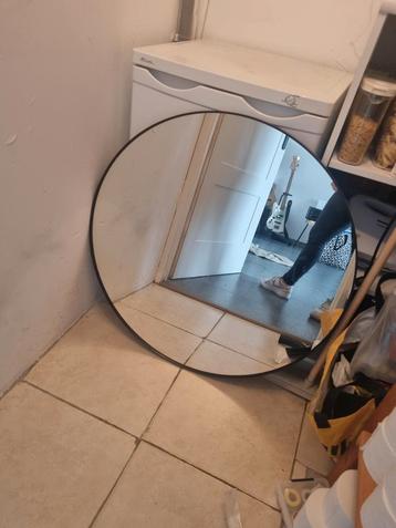 Grote Ronde Spiegel beschikbaar voor biedingen