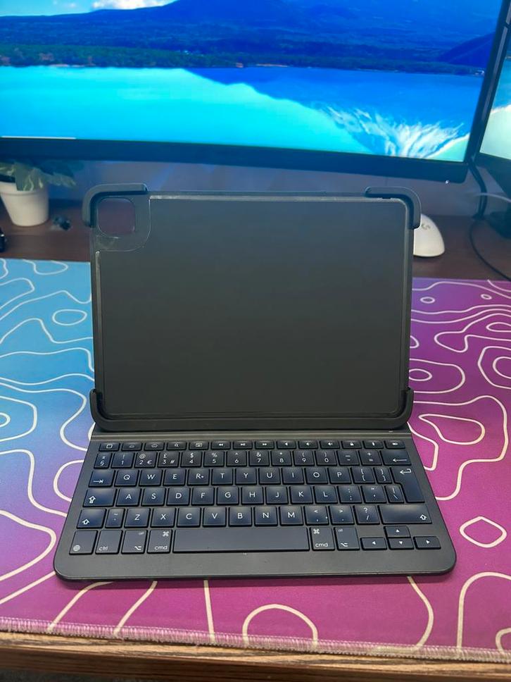 Ipad Pro Bluethooth Keyboard, Computers en Software, Tablet-hoezen, Zo goed als nieuw, Bescherming voor- en achterkant, Ophalen of Verzenden