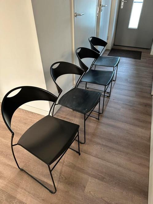 Balleri Italia eetkamerstoel stapelbaar 4 stuks, Huis en Inrichting, Stoelen, Zo goed als nieuw, Vier, Metaal, Zwart, Ophalen