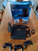 PS4 met 2 Fifa's, 3 Controllers & Headset, Spelcomputers en Games, Spelcomputers | Sony PlayStation 4, Ophalen of Verzenden, Zo goed als nieuw