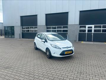 Ford Fiësta 1.25 60KW 5DR 2010 Wit beschikbaar voor biedingen