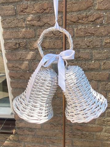 Decoratieve witte klokken riet/ bamboe beschikbaar voor biedingen