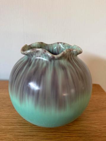 Klein mooi vaasje aardewerk 12 cm hoog en 12 cm doorsnede