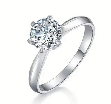 Zilveren solitaire ringen Moissanite beschikbaar voor biedingen
