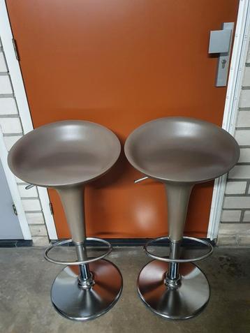 4x BOMBO MAGIS design barkrukken (taupebruin) beschikbaar voor biedingen