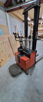 Palletstapelaar met acculader - Compact & Efficiënt, Ophalen