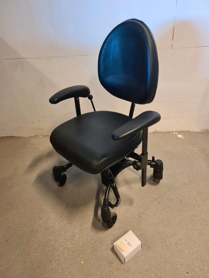 Trippelstoel electrisch Vela Tango 200 EB, Diversen, Verpleegmiddelen, Ophalen
