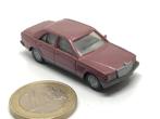 Mercedes 190 E Rood/Paars, Wiking, Hobby en Vrije tijd, Modelauto's | 1:87, Ophalen of Verzenden, Gebruikt, Auto, Wiking