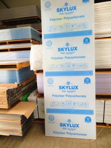 Polycarbonaat platen 16 mm opaal of helder op voorraad . beschikbaar voor biedingen