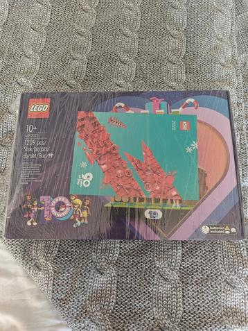 LEGO 4002022 Employee Gift - 10 Jaar Friends beschikbaar voor biedingen