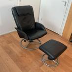 Relaxstoel met voetenbankje, Huis en Inrichting, Fauteuils, Ophalen, Gebruikt, Kunststof, 50 tot 75 cm