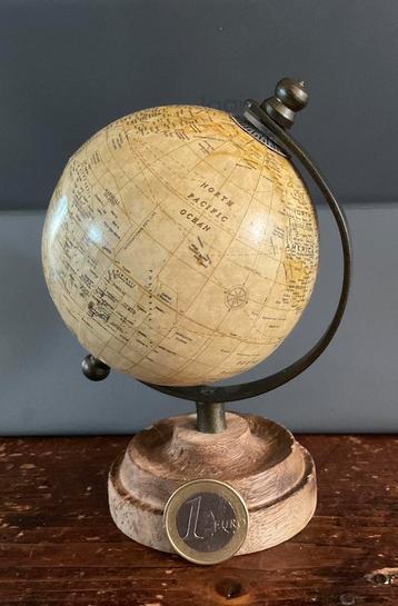 Wereldbolletje beschikbaar voor biedingen