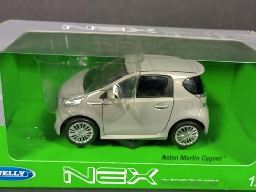 Aston Martin Cygnet 1:24 Welly Pol, Hobby en Vrije tijd, Modelauto's | 1:24, Nieuw, Welly, Verzenden