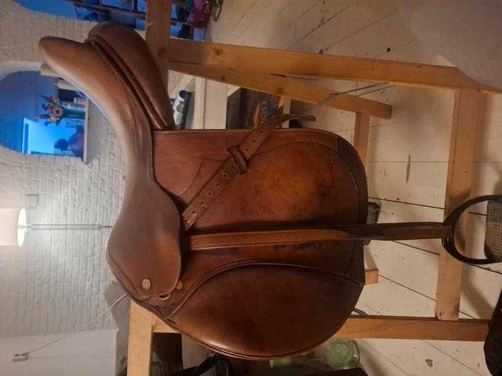 Cognag springzadel (set) 17,5 inch, helemaal compleet, Dieren en Toebehoren, Paarden en Pony's | Zadels, Springen, Ophalen of Verzenden