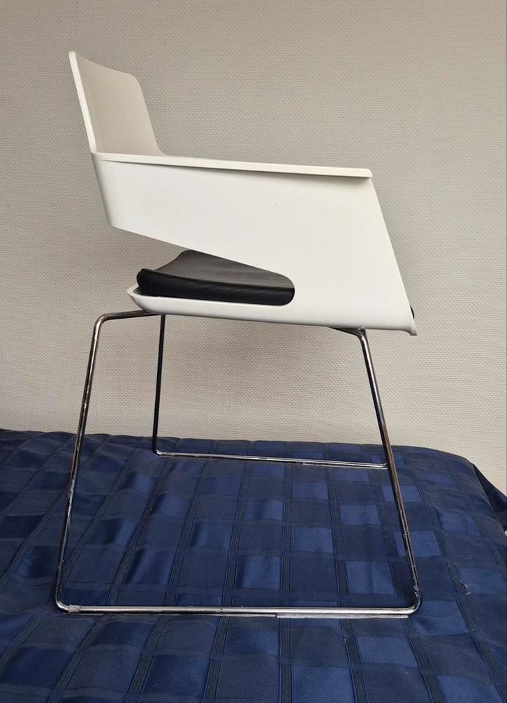 Vintage design stoelen merk Arrmet B32, Huis en Inrichting, Stoelen, Zo goed als nieuw, Kunststof, Wit, Ophalen