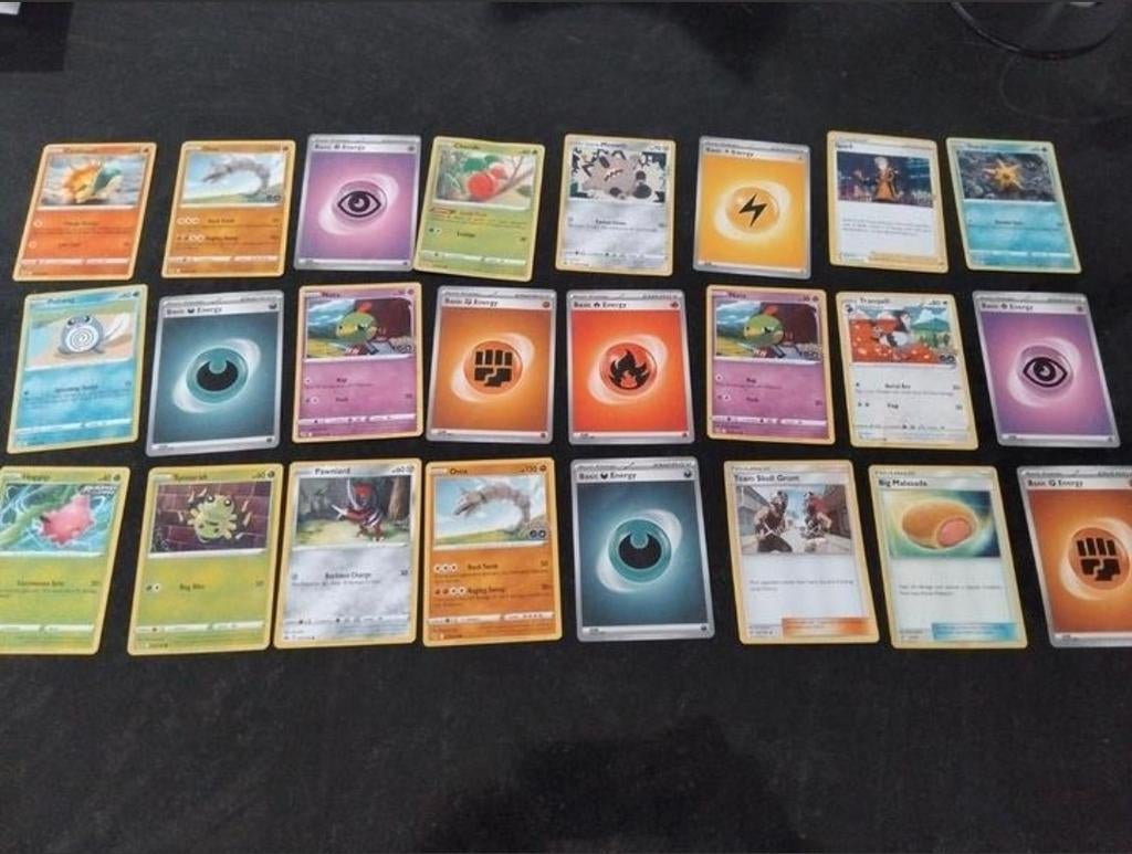 Partij 24 stuks pokemon kaarten

Prijs 15, Ophalen of Verzenden