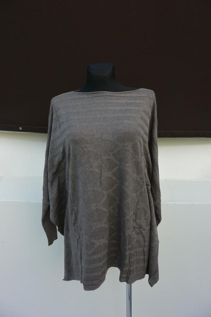 vleermuis trui taupe M/L zga nieuw, Kleding | Dames, Truien en Vesten, Zo goed als nieuw, Maat 38/40 (M), Overige kleuren, Ophalen of Verzenden