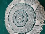 gehaakt tafelkleedtje rond vintage, Huis en Inrichting, Tafelkleden, Ophalen of Verzenden, 'T Olde Gre-j, Info@toldegrej.nl, Endepoelstraat 20f Didam