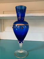 Vintage vaasje van blauw glas, mooi gedecoreerd, Ophalen of Verzenden